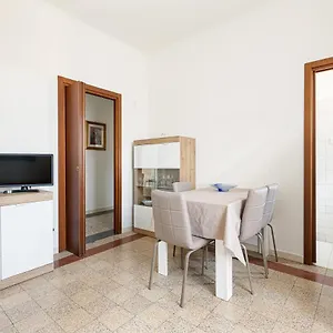Guesthost - Ca' Granda M5 Bright Appartamento Milano