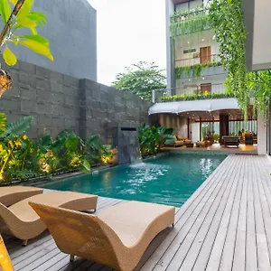 https://apt-casacotta.ubudhotelsnow.com