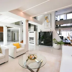 Presidential Penthouse, 303m2, Jacuzzi On Terrace, Sauna, 6bdrm, 4bthrm, Ac, Lift Prague